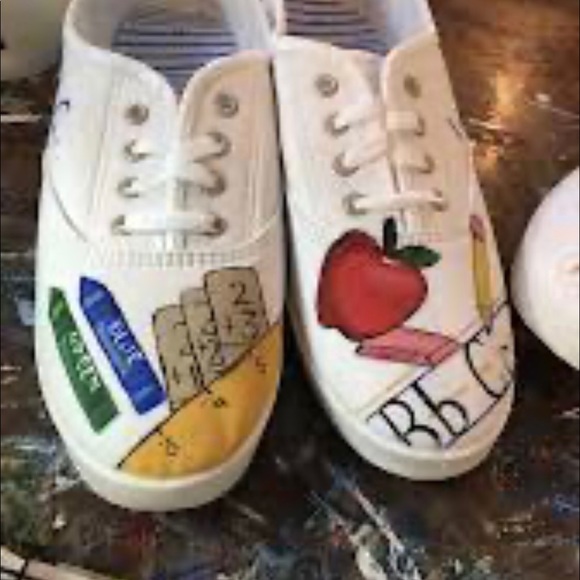 Hand painted shoes - Picture 8 of 16